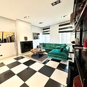 48 Fourty Eight Luxury Apartment